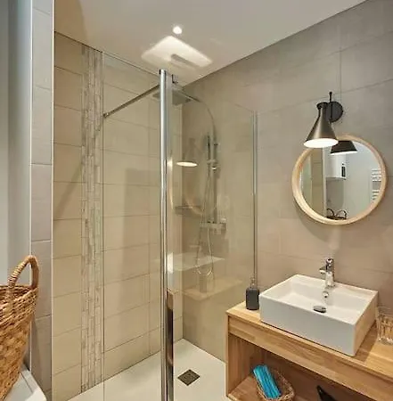 Superb Air-conditioned T2 - Balcony - Virtual Tour